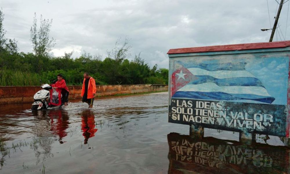 Hurricane Idalia strengthens en route to Florida, expected to land as Category 4 storm